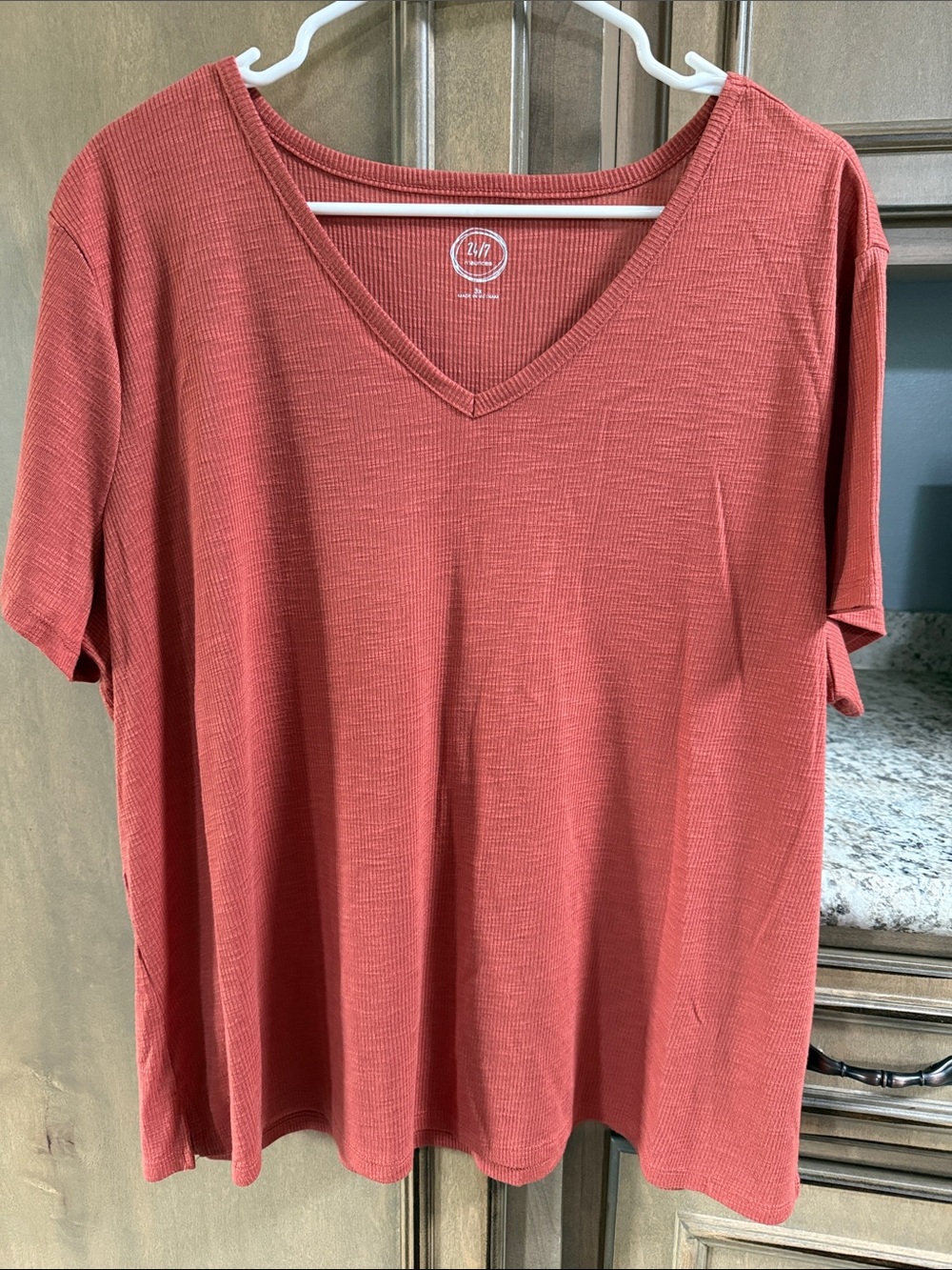 Maurices Rust Short Sleeve V-Neck Tee